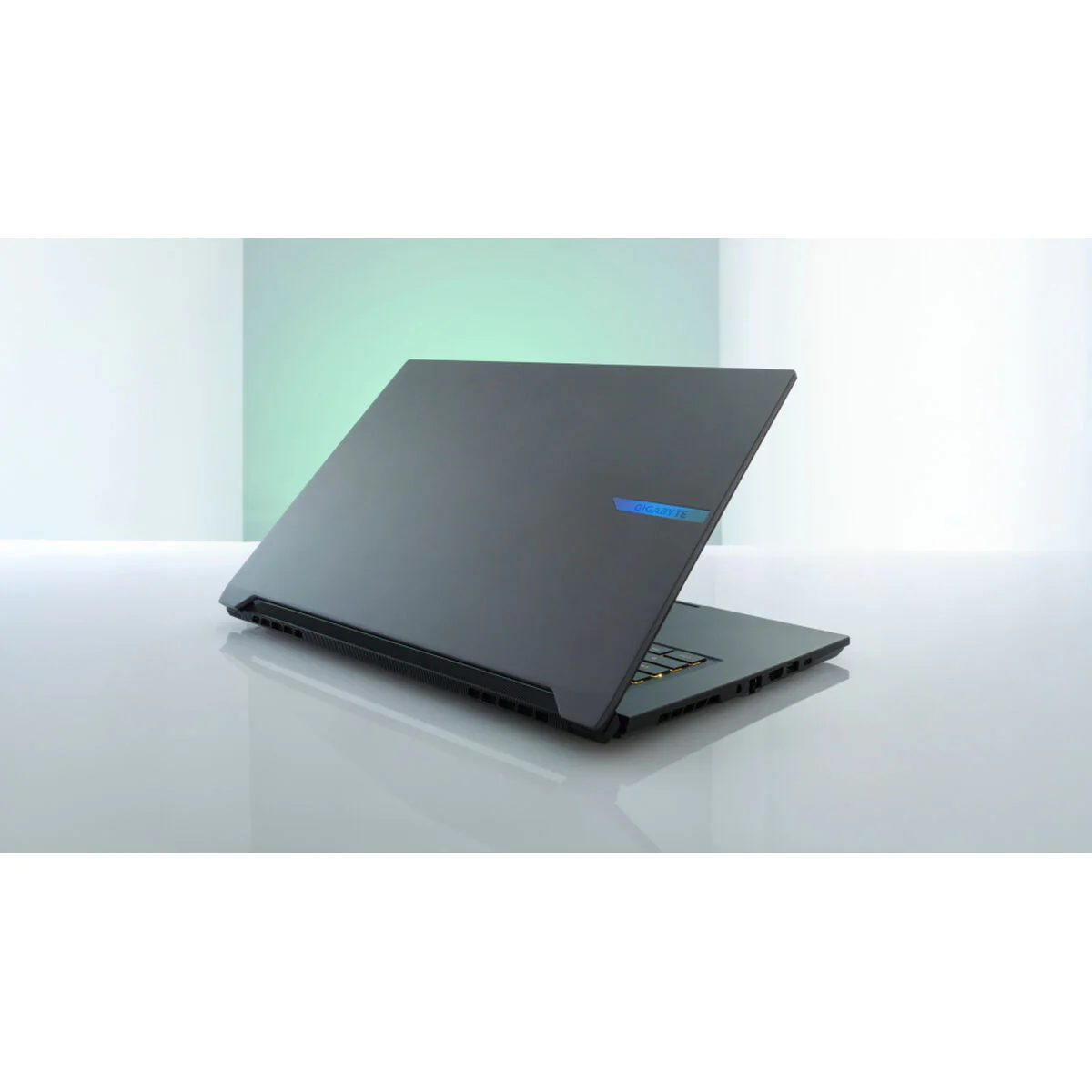 Laptop Gigabyte AERO X16 16" 16 GB RAM 1 TB SSD geforce rtx 5060 Qwerty Español Qwerty Portugués - Image 9